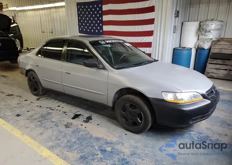 2000 Honda Accord Ex from USA, damaged, VIN 1HGCG5562YA016727